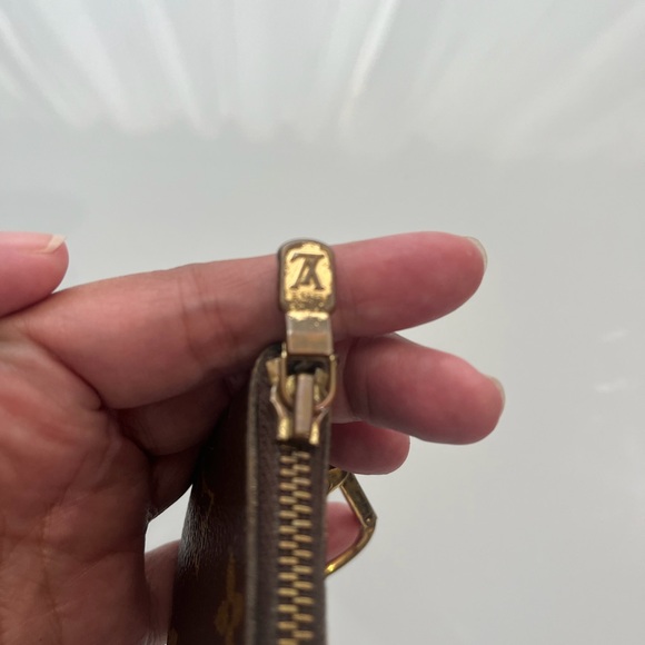 LOUIS VUITTON VINTAGE KEY CLES COIN POUCH - Picture 4 of 9